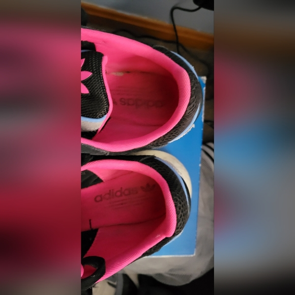 Shoes - Picture 7 of 10